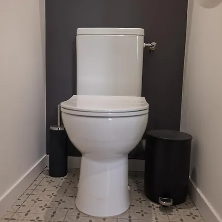 Moissan Chambre Crozet Avec Douche Homestay *
