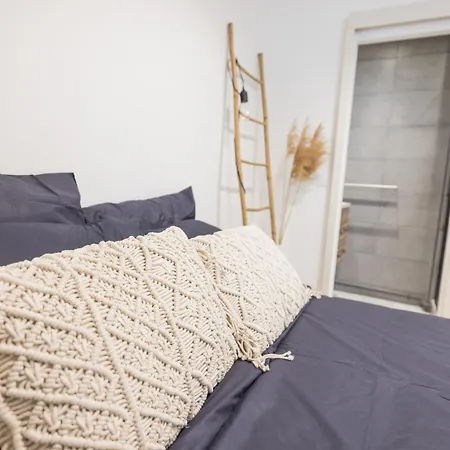 Moissan Chambre Crozet Avec Douche Homestay