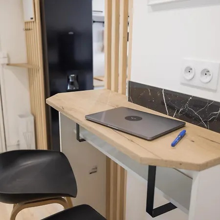 Homestay Moissan Chambre Crozet Avec Douche *