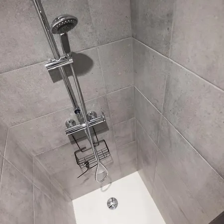 Homestay Moissan Chambre Crozet Avec Douche *