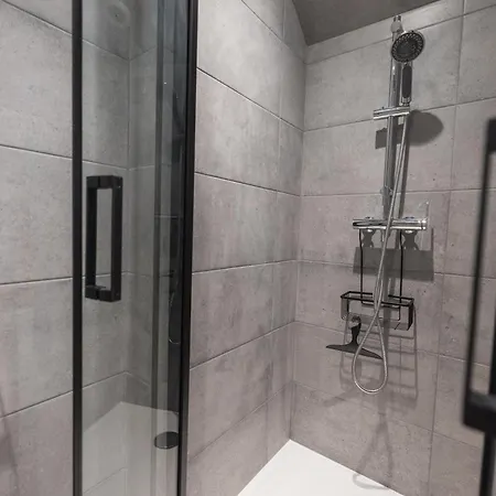 Moissan Chambre Crozet Avec Douche Homestay