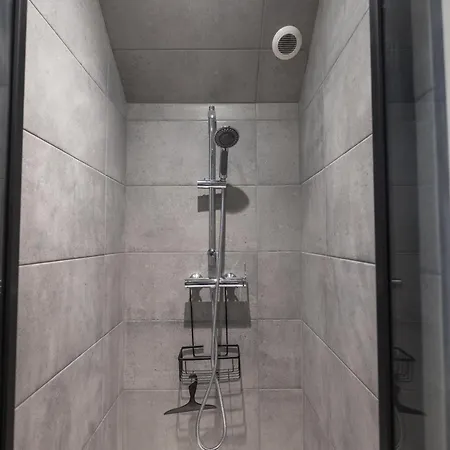Moissan Chambre Crozet Avec Douche Homestay *